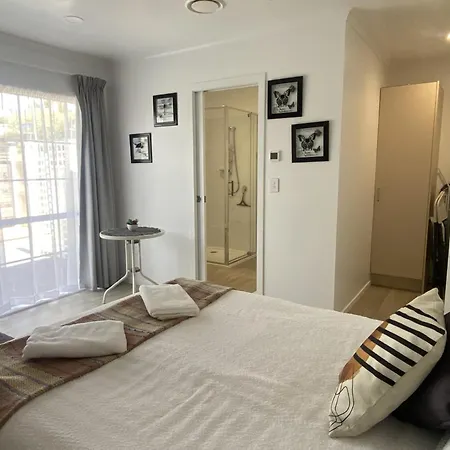 Fern & Stars Apartment